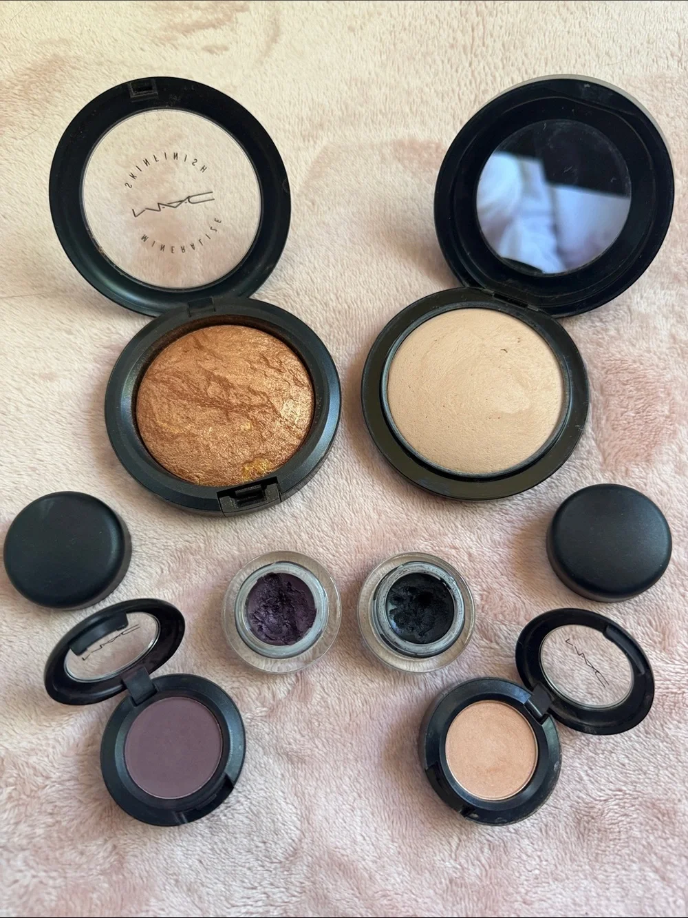 MAC Cosmetics Black and Bronze Makeup Set - Picture 3 of 3